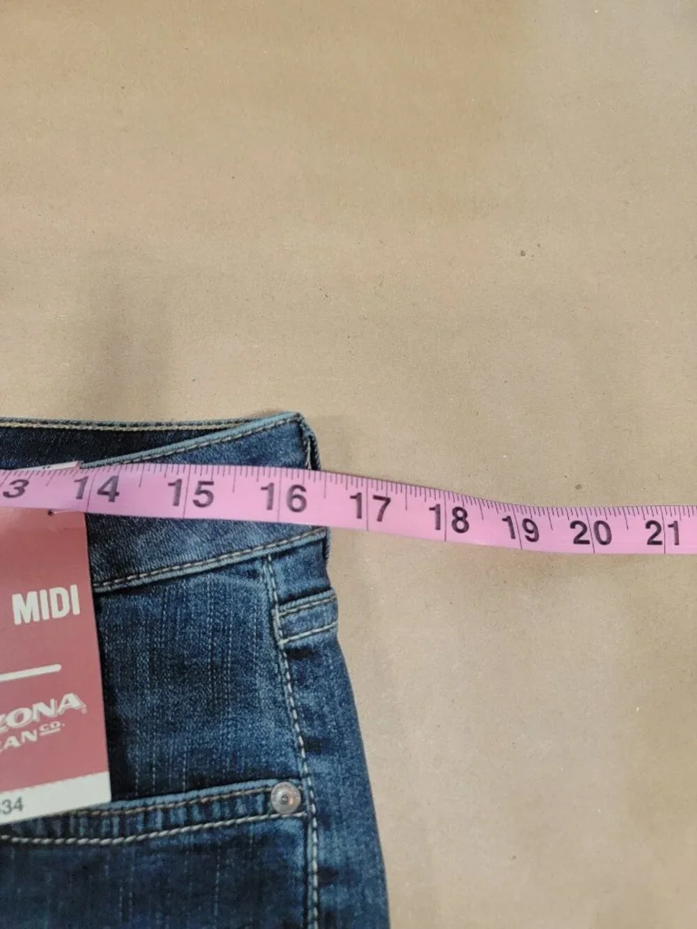 Arizona Jeans, Size Juniors 11 Denim Midi Shorts, NEW with Tag